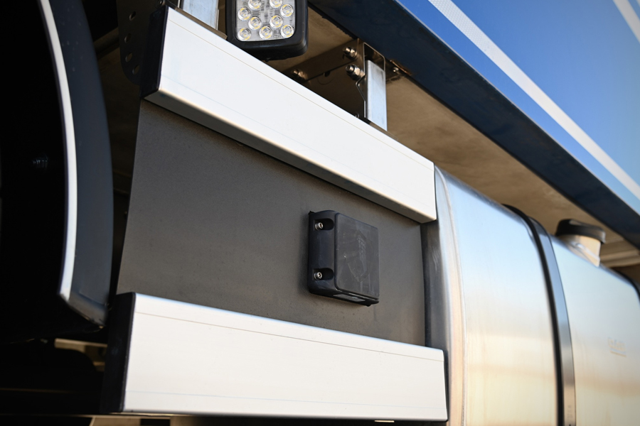 TR 6 900 x 600.jpg